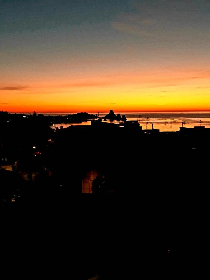 Bed & Breakfast Dietro Le Mura Aci Castello Exteriör bild